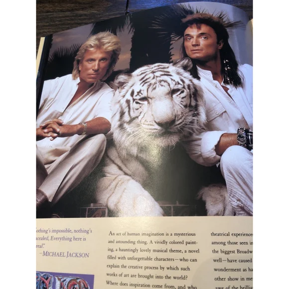 VG+ VINTAGE 1991 SIEGFRIED & ROY AT THE MIRAGE SOUVENIR PROGRAM LAS VEGAS - Picture 3 of 3